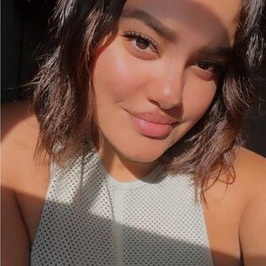 Meet your seller/buyer 😊🎀💜